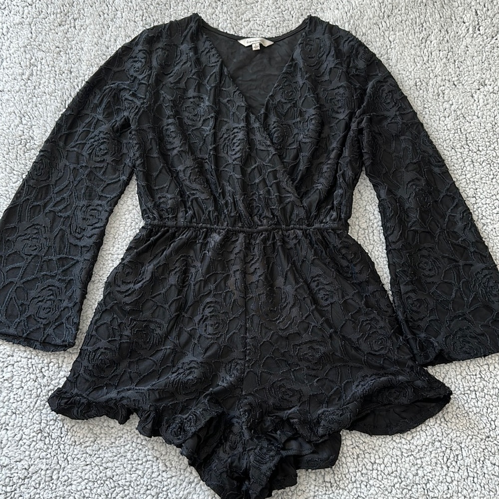 Francesca’s Black long sleeve velvet floral lace detail Romper size Large
